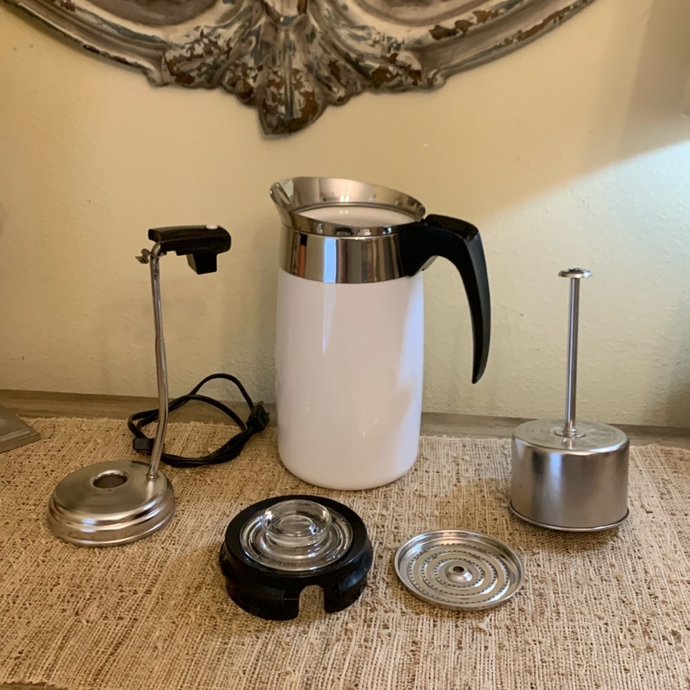 Vtg Corning Ware 10 cup Coffee Percolator winter white P-289-EP